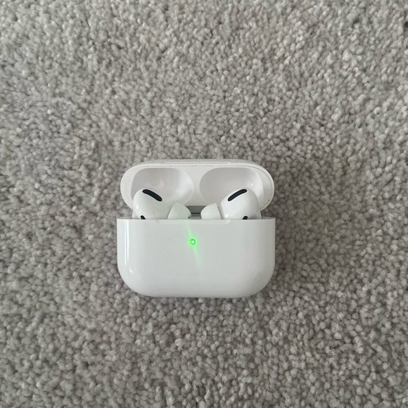 AirPod First Gen pros - Picture 5 of 8